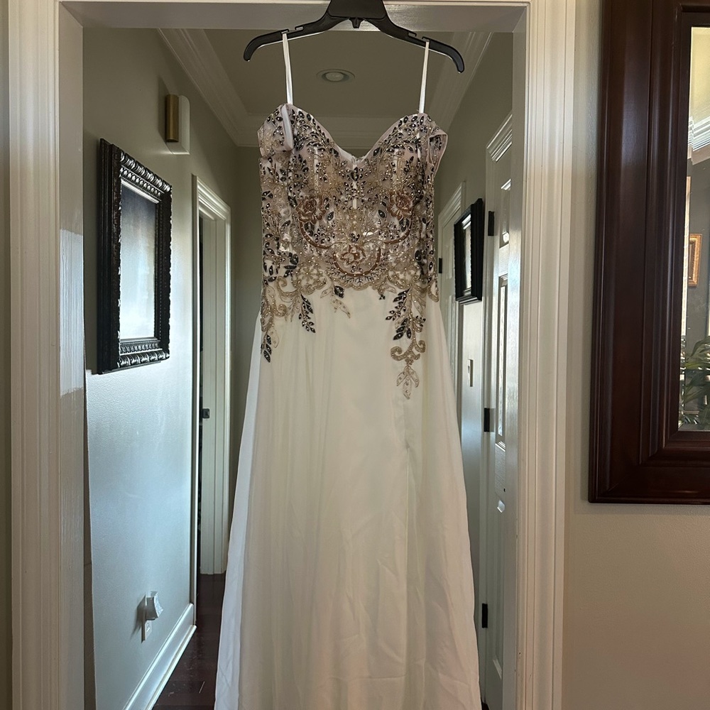 Beautiful Prom/Formal Dress!